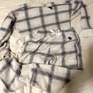 Abercrombie kids super soft fleece plaid PJ set
